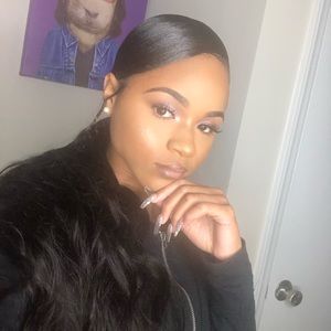 Meet your Posher, Janay